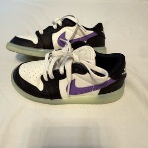 Nike Kids Black and Purple Sneakers glow in the dark